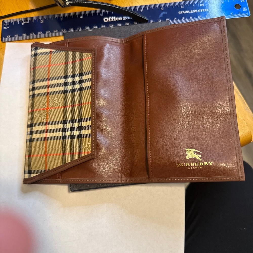 Burberry Beige Check Canvas passport holder with Brown Trim and Red Accent - Picture 3 of 4